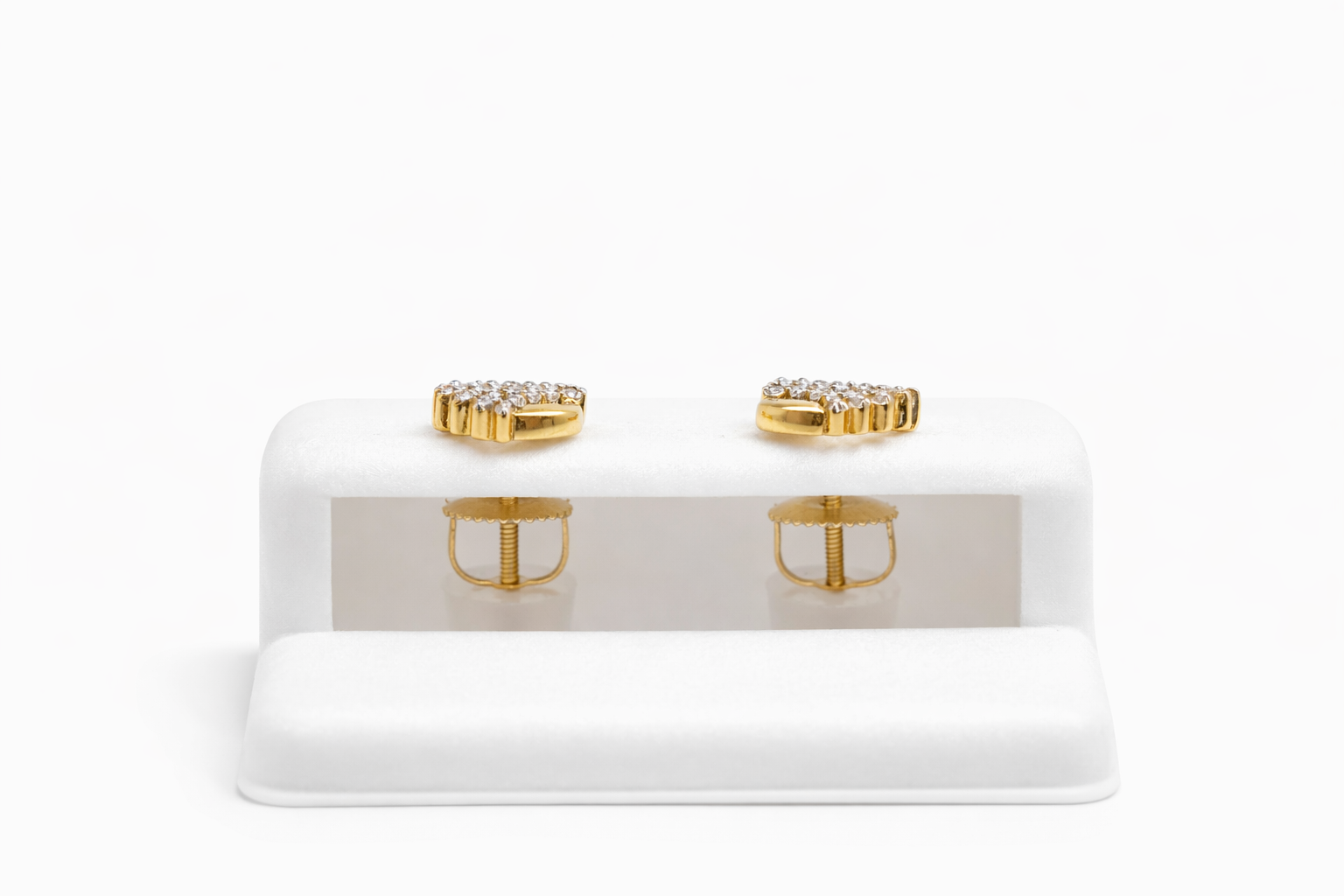 10KT BABY SMALL DIAMOND EARRINGS Size 0.10CT