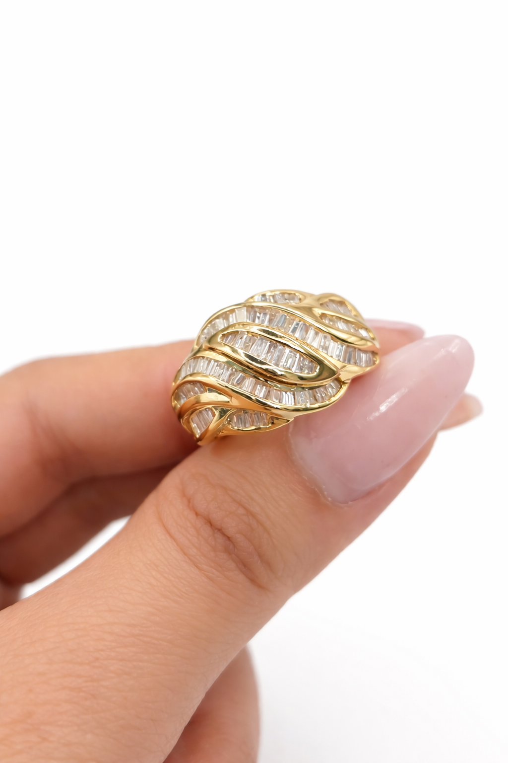 14KT BAGUETTE DIAMOND SHELL DESIGN RING  Size 7 Weigth 6.6GR