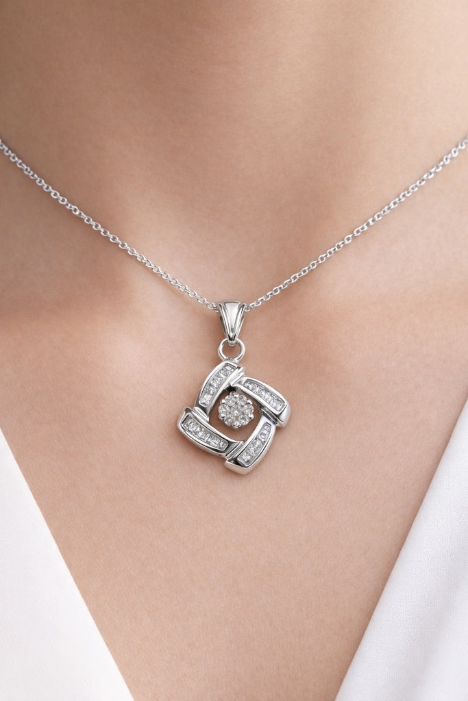 10KT WHITE GOLD ELEGANT SQUARE DIAMOND PENDANT  Weigth 2GR