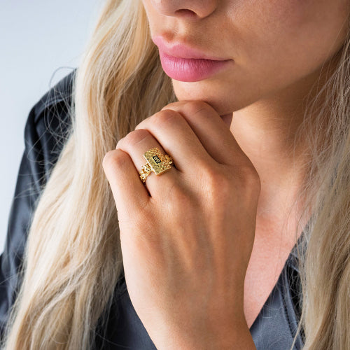 10KT  DIAM0OND CUT MONACO CERTIFIED WOMAN'S RING Size 7-8 Weigth 2.5GR