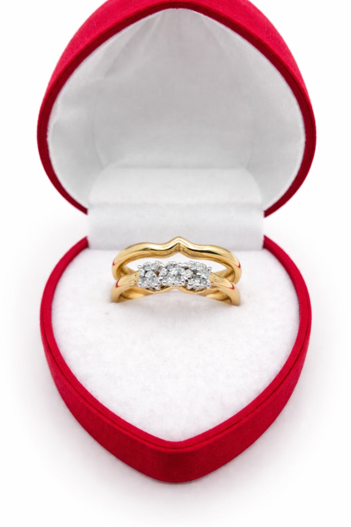 10KT DELICATE ENGAGEMENT DIAMOND WOMAN'S RING Size 7/0.16CT