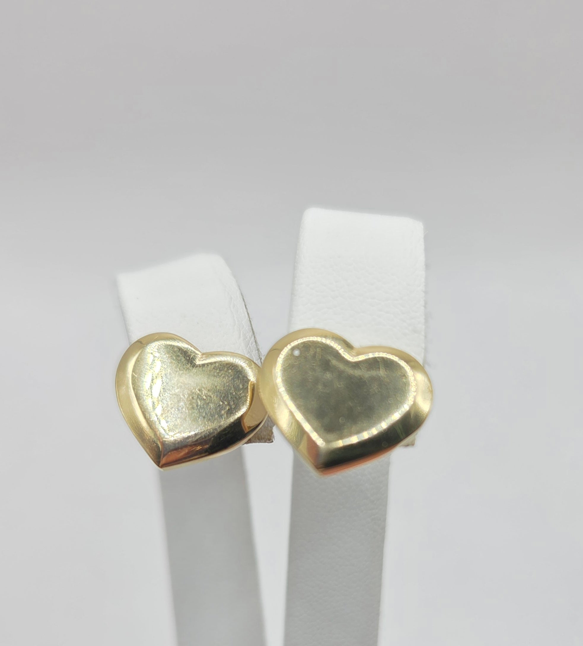10KT MODERN PLAIN HEART EARRING Weight 2.2GR