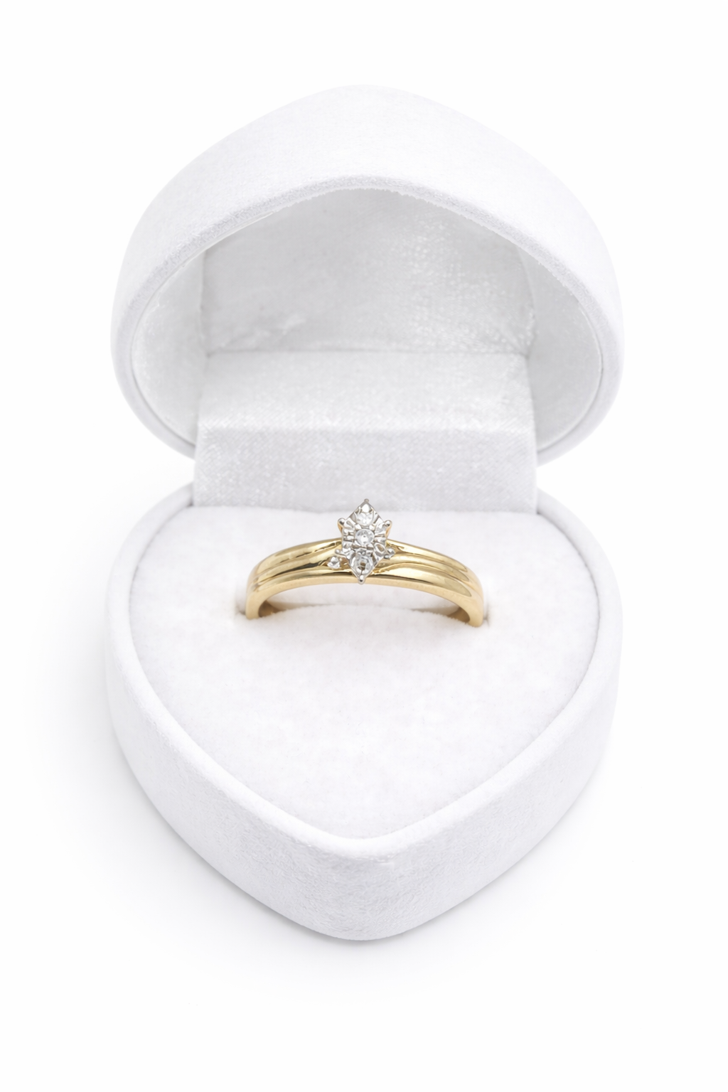 10KT SMALL ALMOND SHAPE DIAMOND PROMISE RING Size 7 Weigth 2.3GR