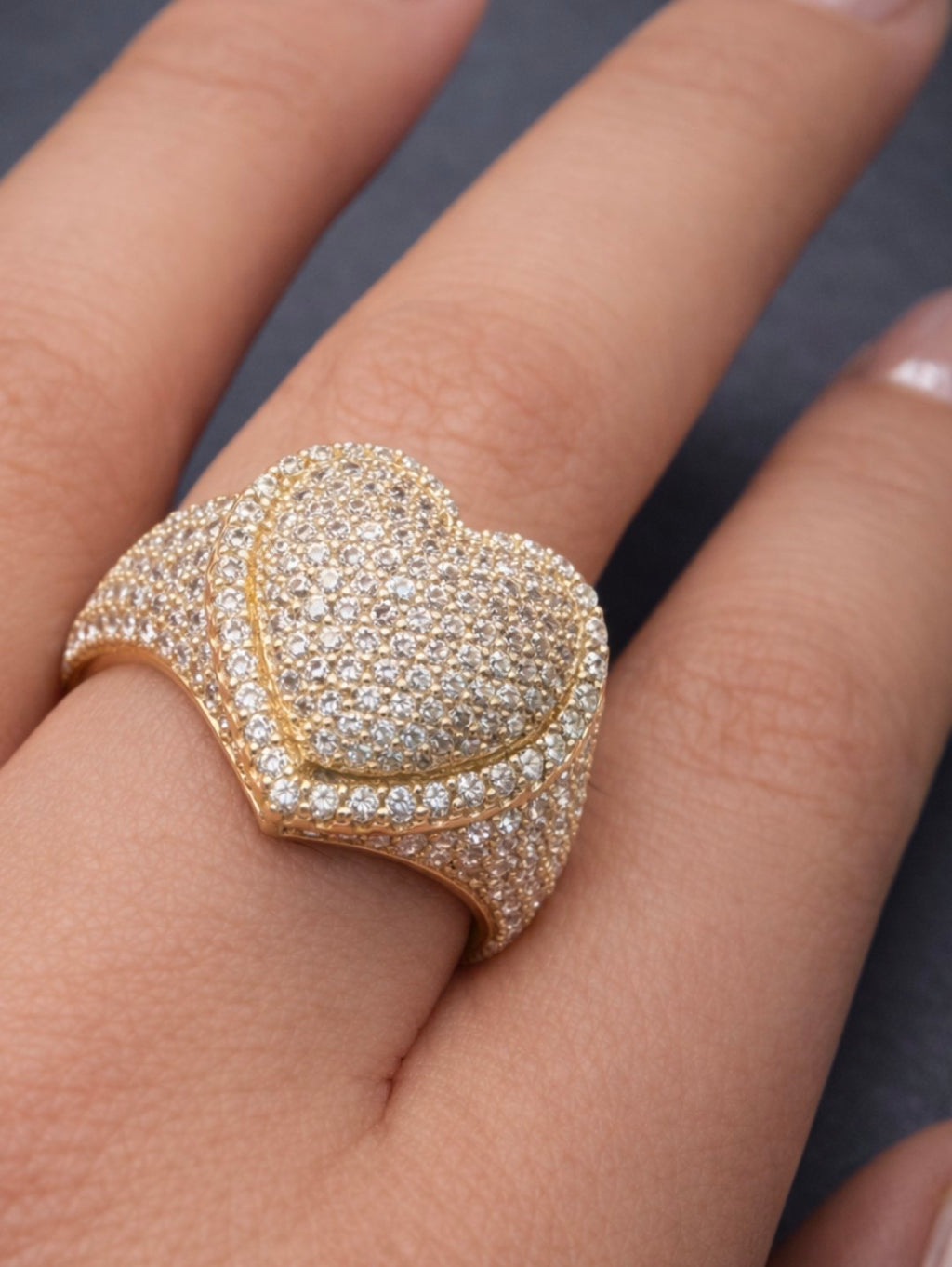 10KT MODERN CZ LARGE HEART RING Size 7 Weight 5GR