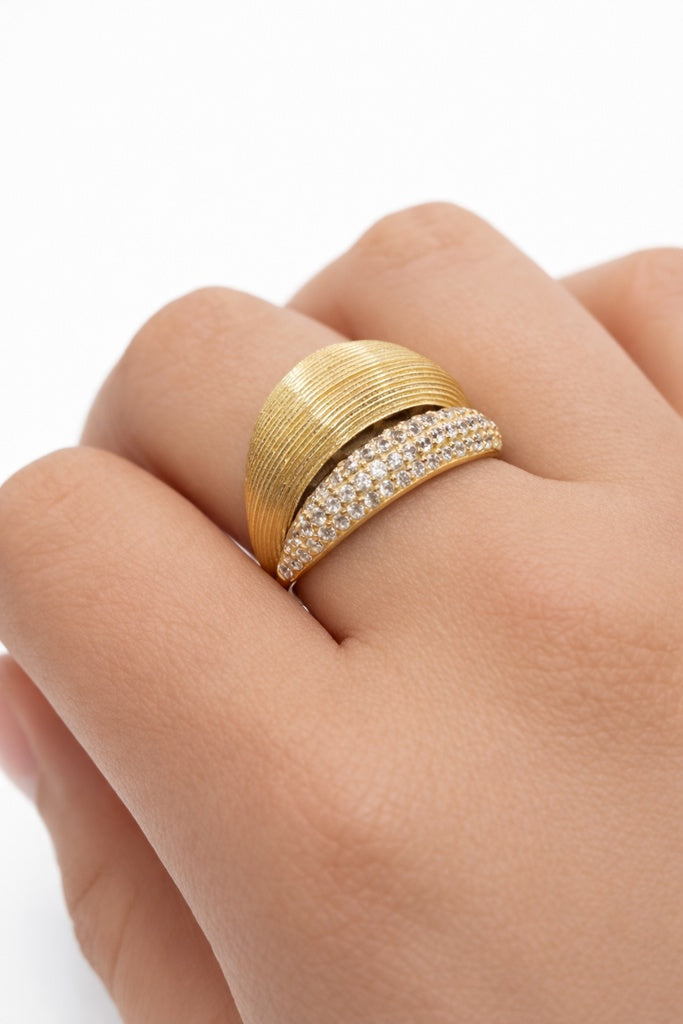 14KT MODERN NEVADO AND CZ DESIGN WOMAN'S RING Size 8 Weigth 3.7GR