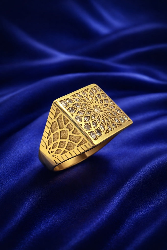 10KT MANDALA DESIGN RECTANGULAR ROSETTA MAN'S RING Size 12 Weigth 6GR
