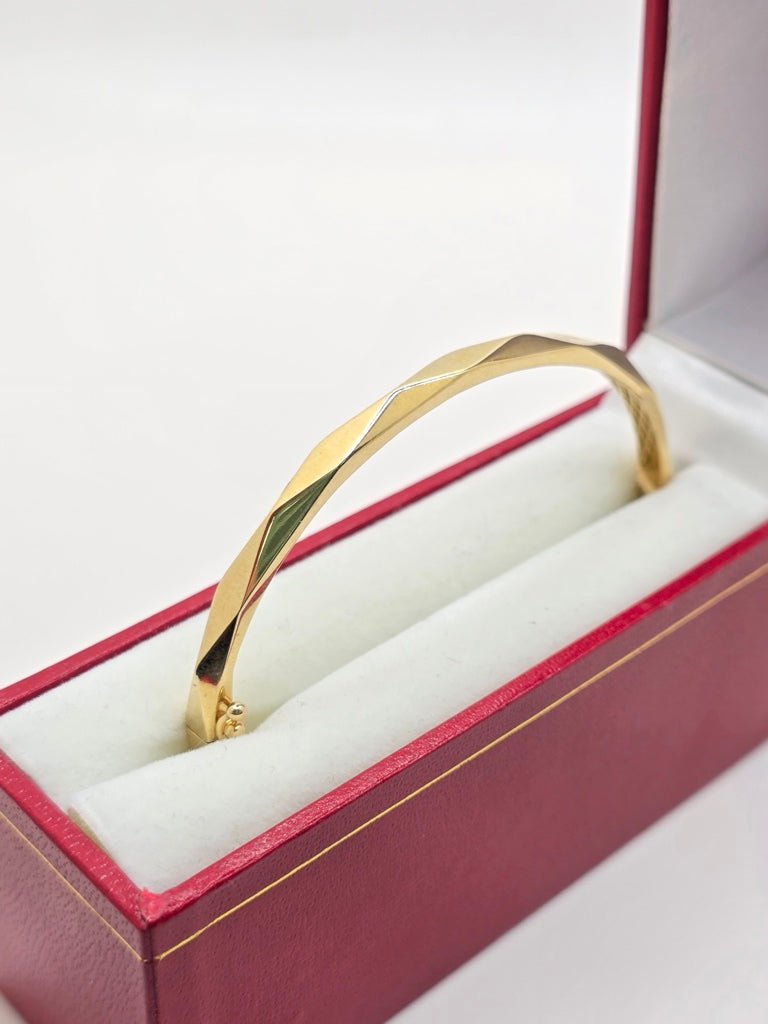 10KT RHOMBUS CUT BANGLE Size 4MM Weight 5.6GR