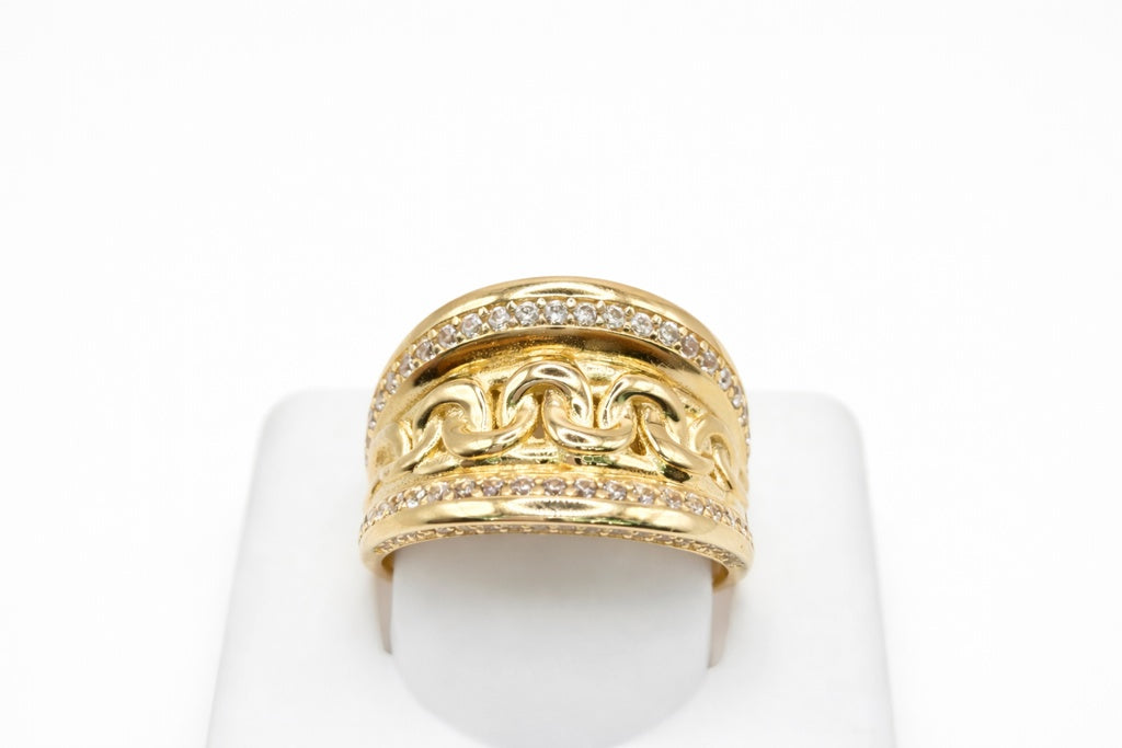 14KT ROUND STYLE RING FULL OF DETAILS OF CZ Size 8 Weight 6GR
