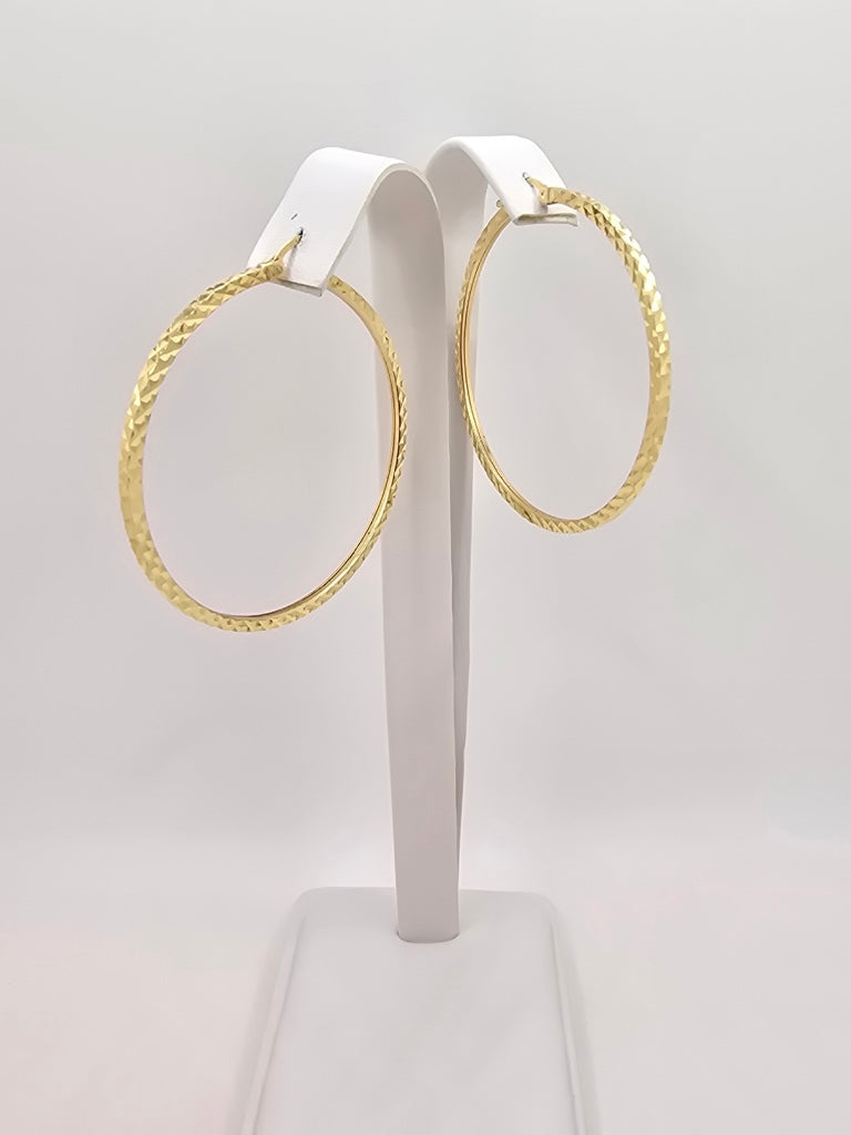 10KT DIAMOND CUT DESIGN STRAIGHT EDGE HOOPS EARRINGS Size 5 2MM Weight 4.9GR