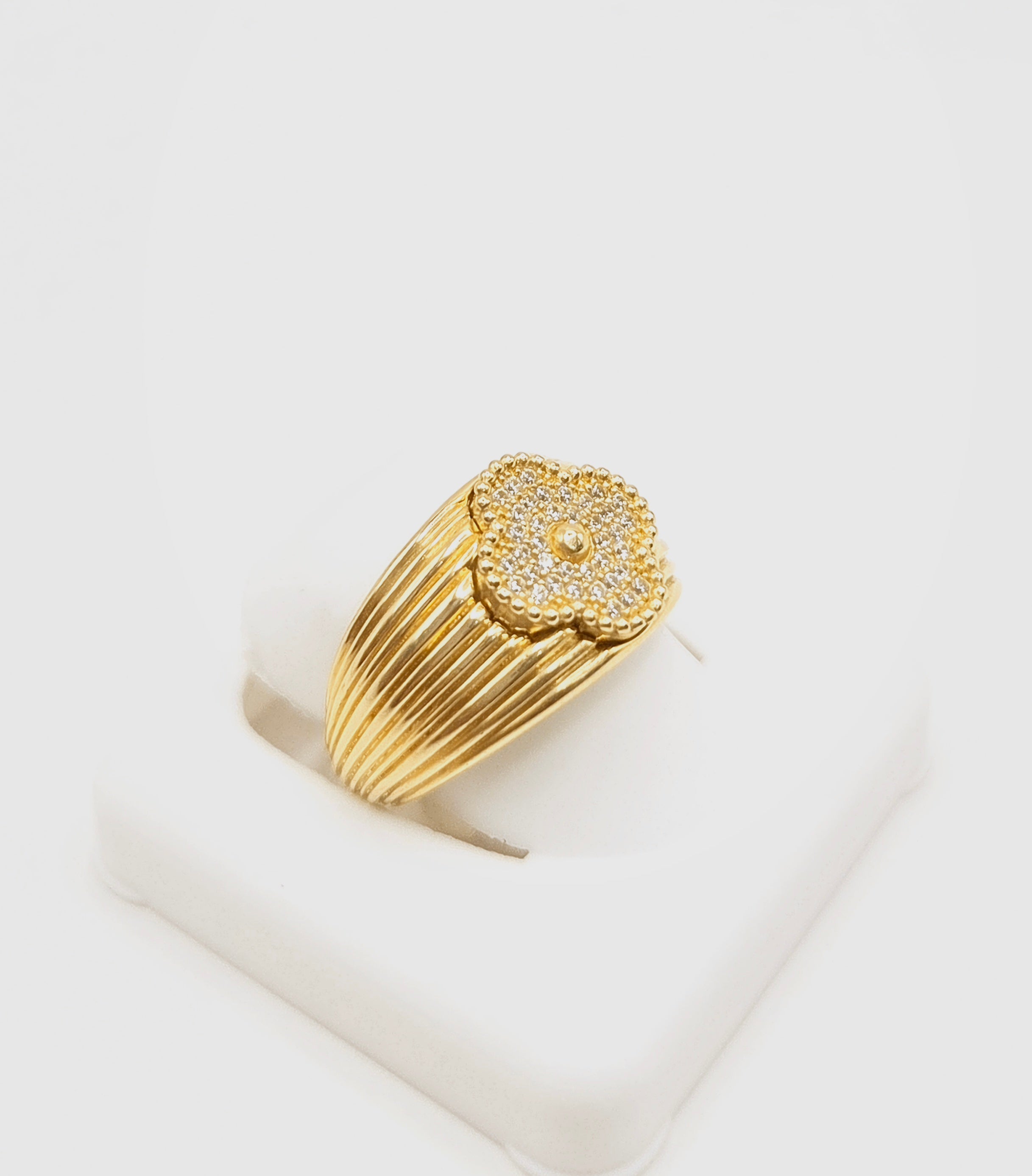 10KT FLOWER RING+WOMAN Size 8 Weigth 4.7GR