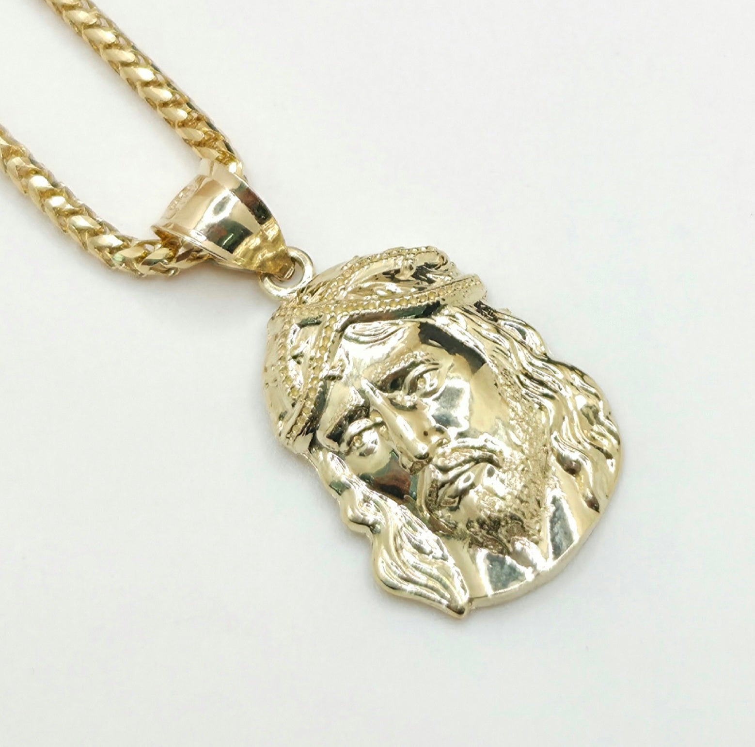 10KT SMALL JESUS FACE PENDANT Weight 2.1GR