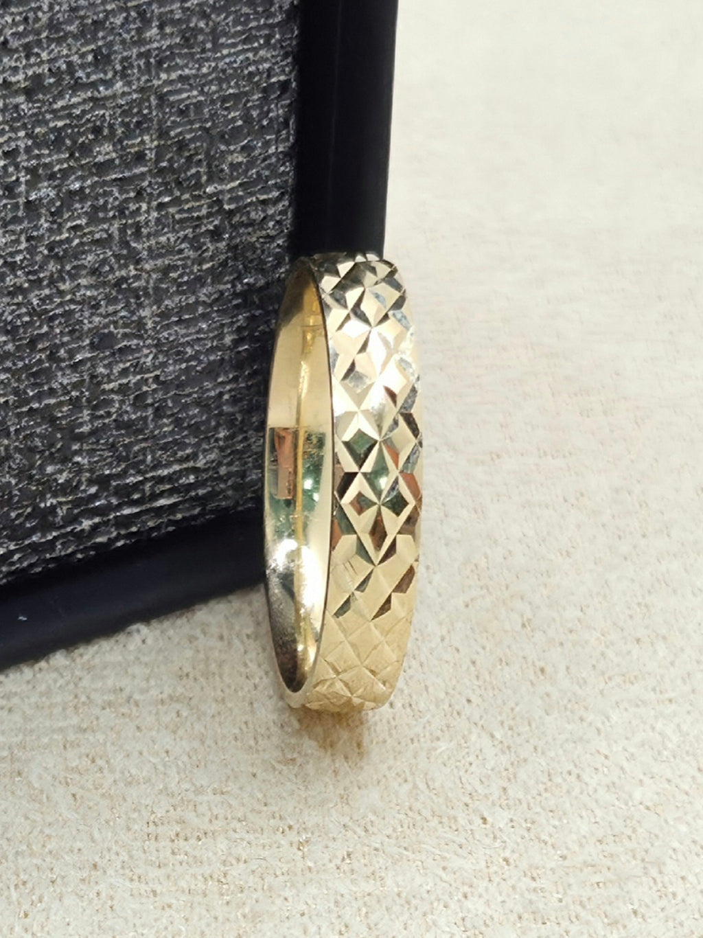 10KT FANCY DIAMOND CUT WEDDING BAND RING Size 12 4MM Weight 2.5GR