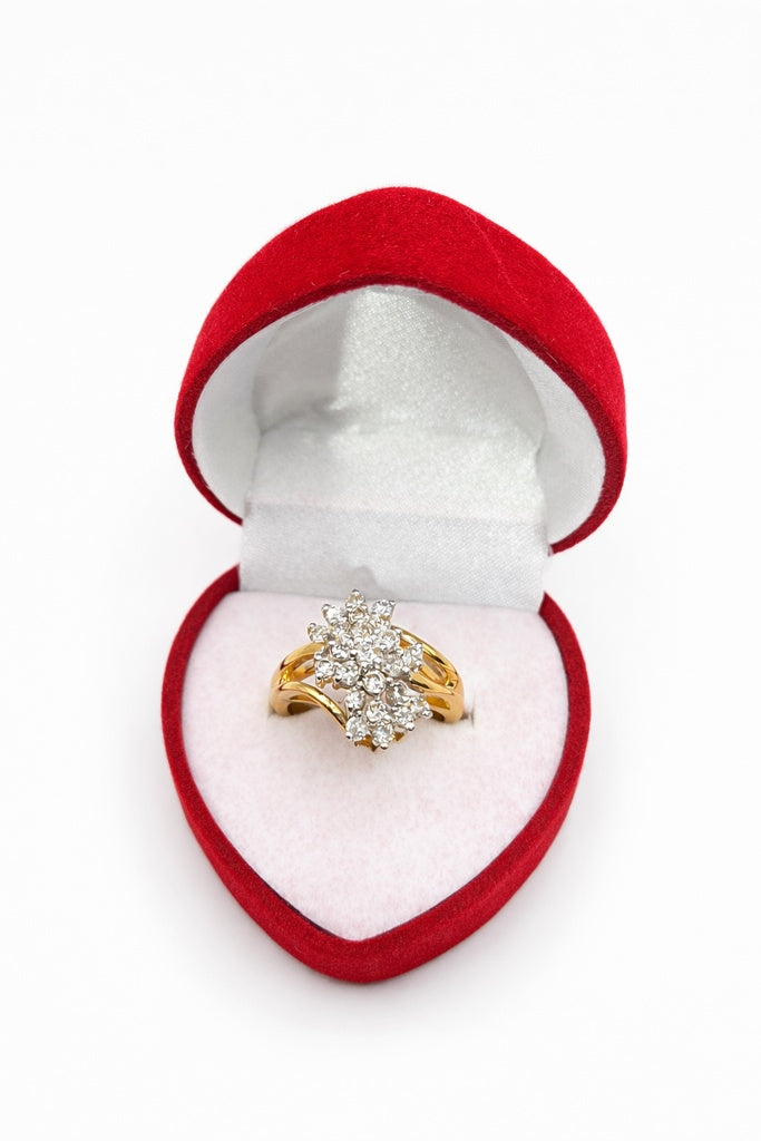 14KT ELEGANT AN EXOTIC DESIGN DIAMOND WOMAN'S RING Size 6 Weight 6GR