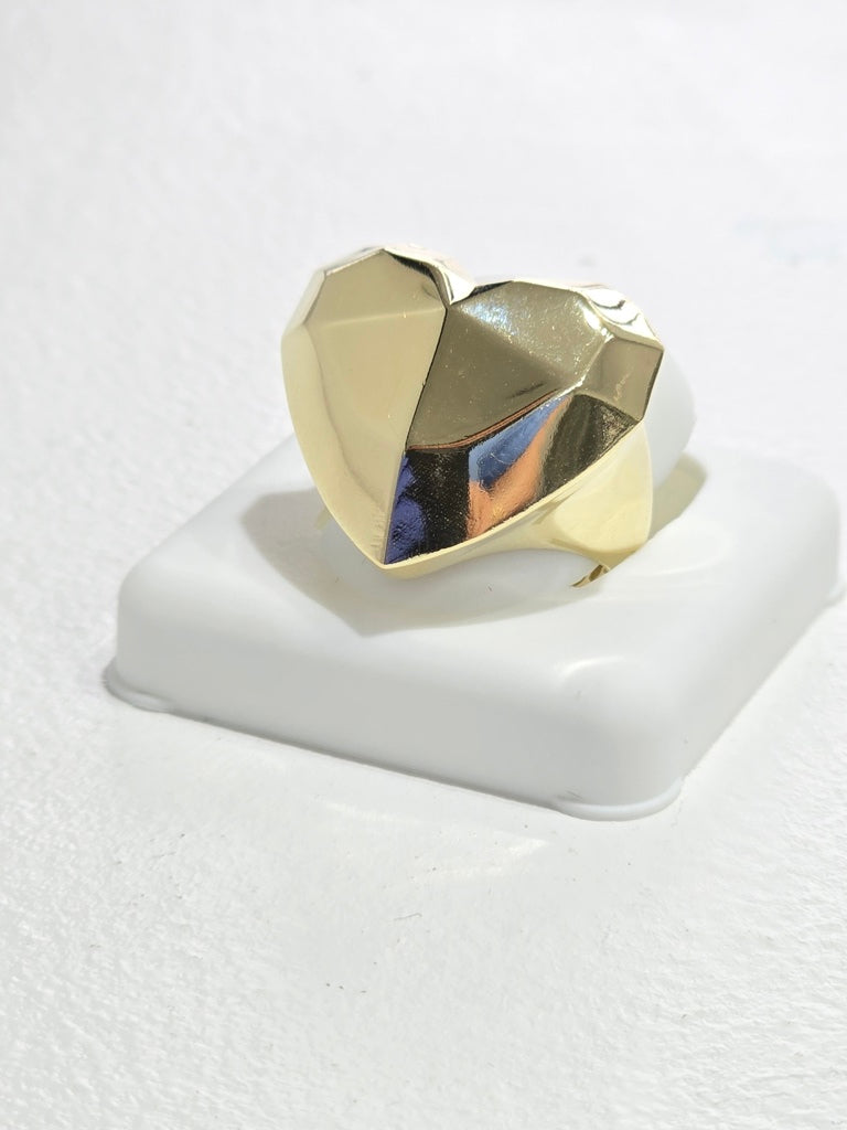 10KT FANCY HEART RING Size 7 Weight 4.6GRS