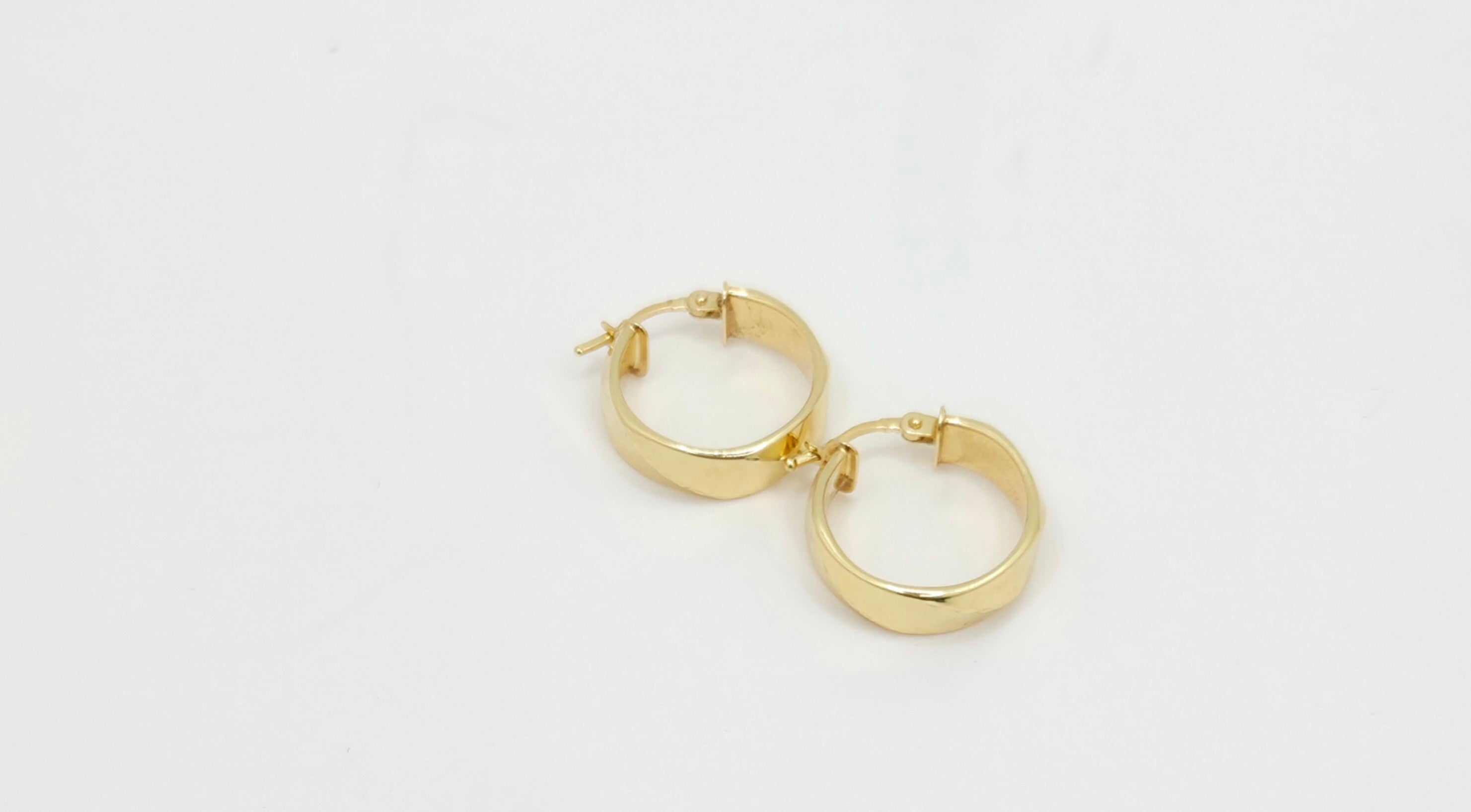 10KT SMALL TWISTED EFFECT HOOPS EARRINGS Weight 1.9GR