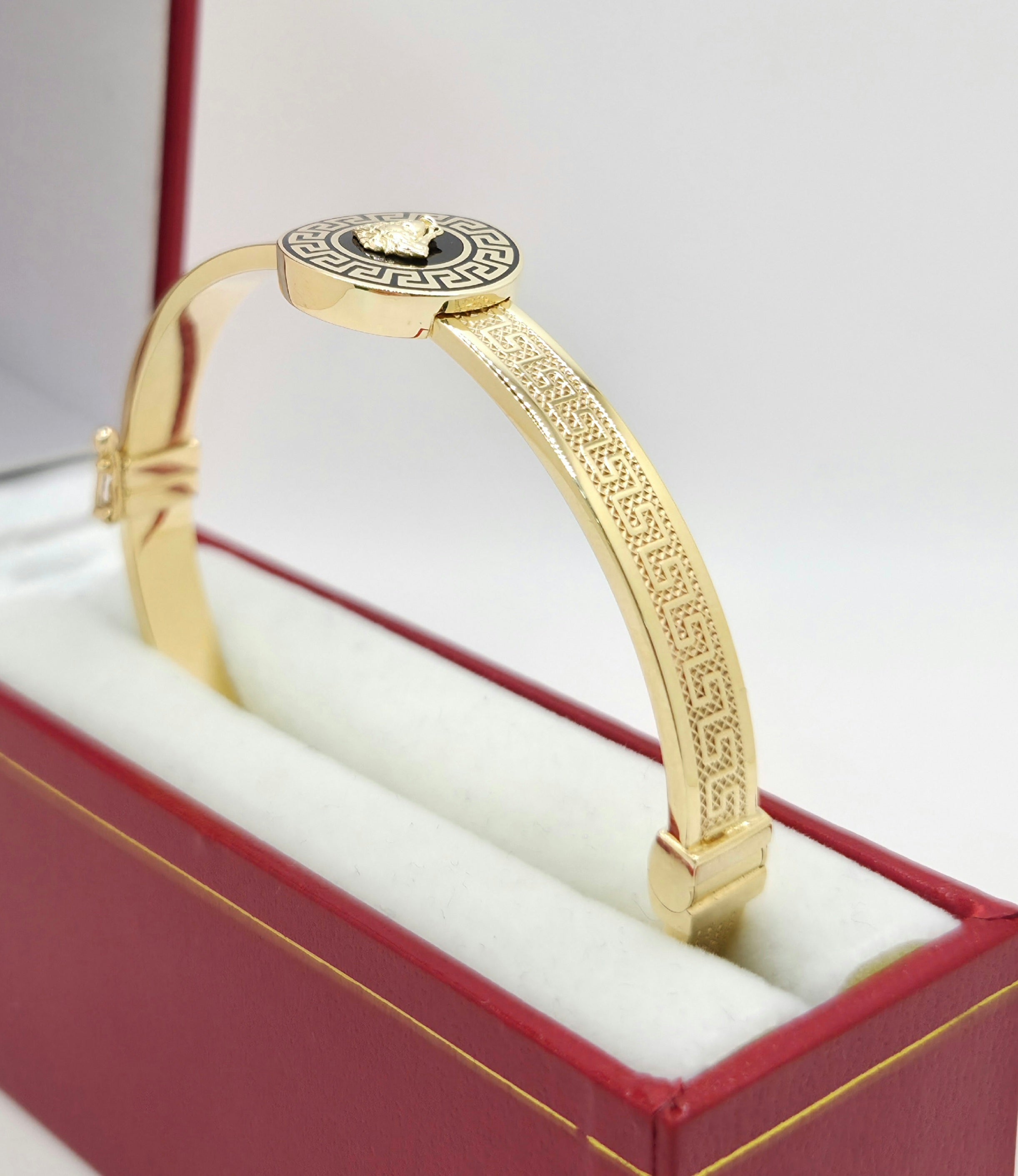 14KT MEDUSA GREEK DESIGN BANGLE Weight 15.6GR