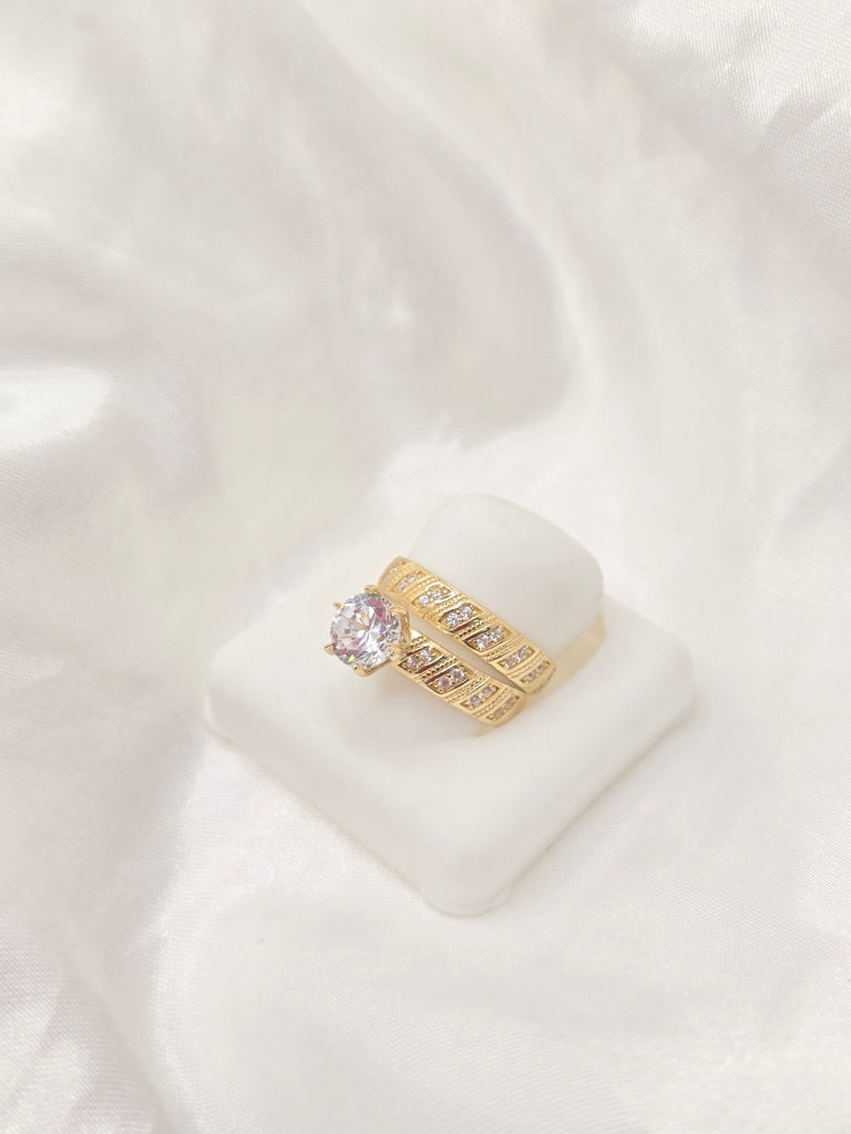 10KT WOMEN'S ENGAGEMENT RING WITH STONES IN DIAGONAL Size 7 Weight 4.1GR