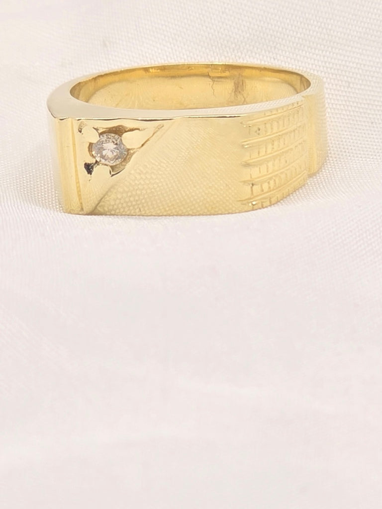14KT Yellow Gold Men's Textured Band with Diamond Accent – Classic Vintage Design Size 9.5 Weight 7.6 GRS