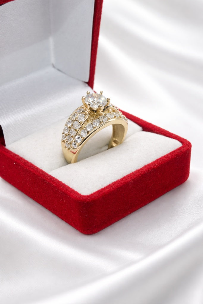 10KT ELEGANT ENGAGEMENT WOMAN'S RING Size 7 Weight 5.1GR