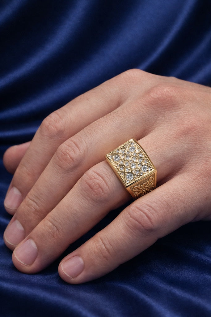 10KT SMALL SQUARE ROSETTA MAN'S RING  Size 12-13 Weigth 7.2GR