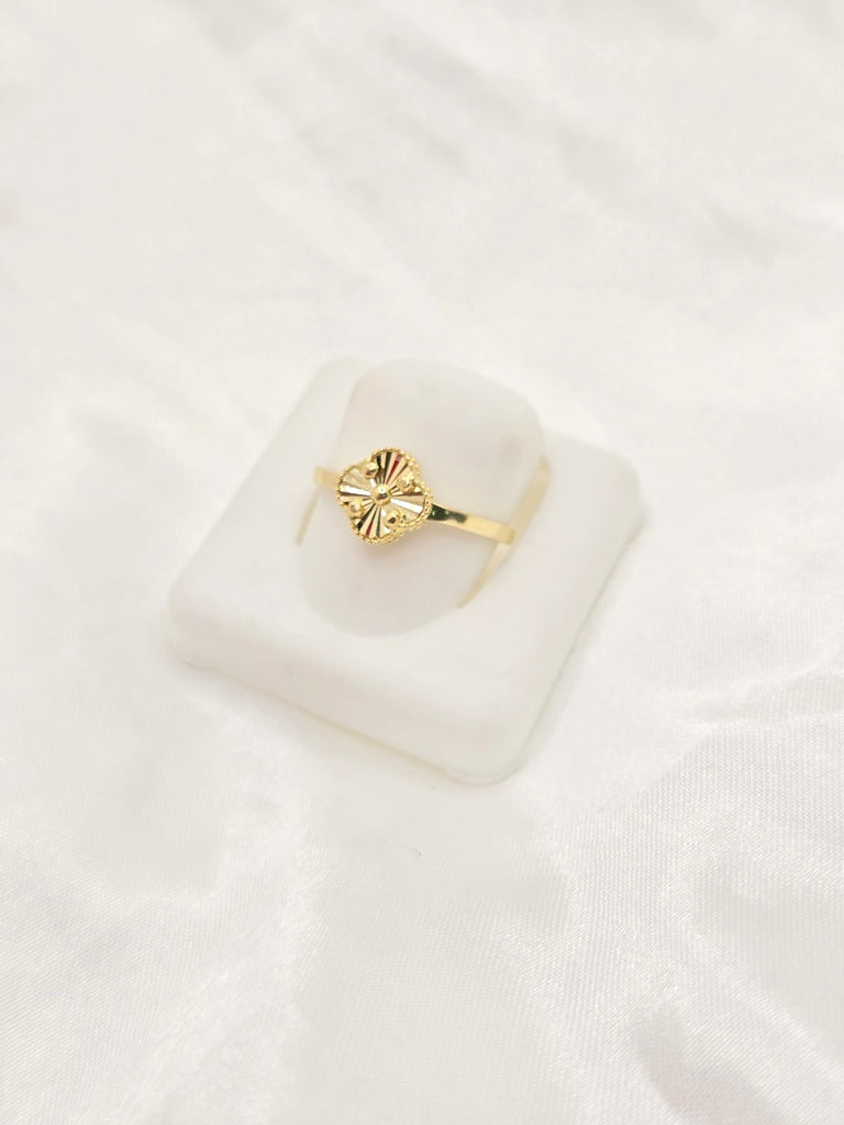 10KT FLOWER RING Size 7.5 Weigth 1.5GR