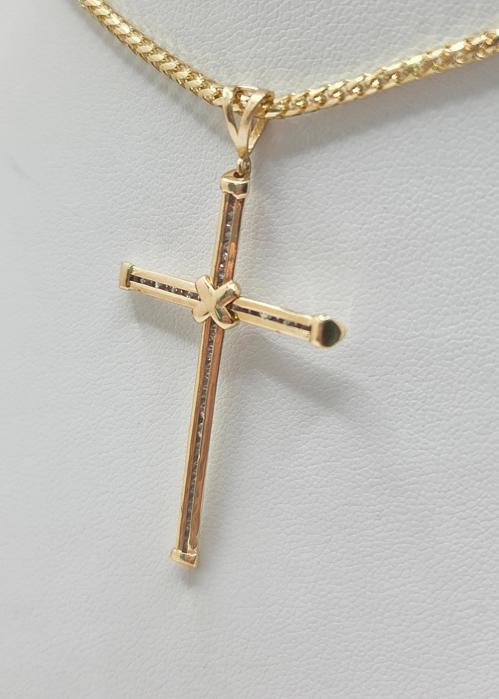 14KT FINE CZ CROSS PENDANT Weight 1.9GR