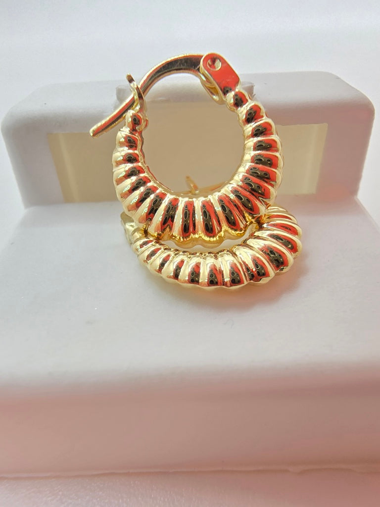 14KT SMALL SHELL DESING HOOPS EARRINGS  Weight 1.2GR
