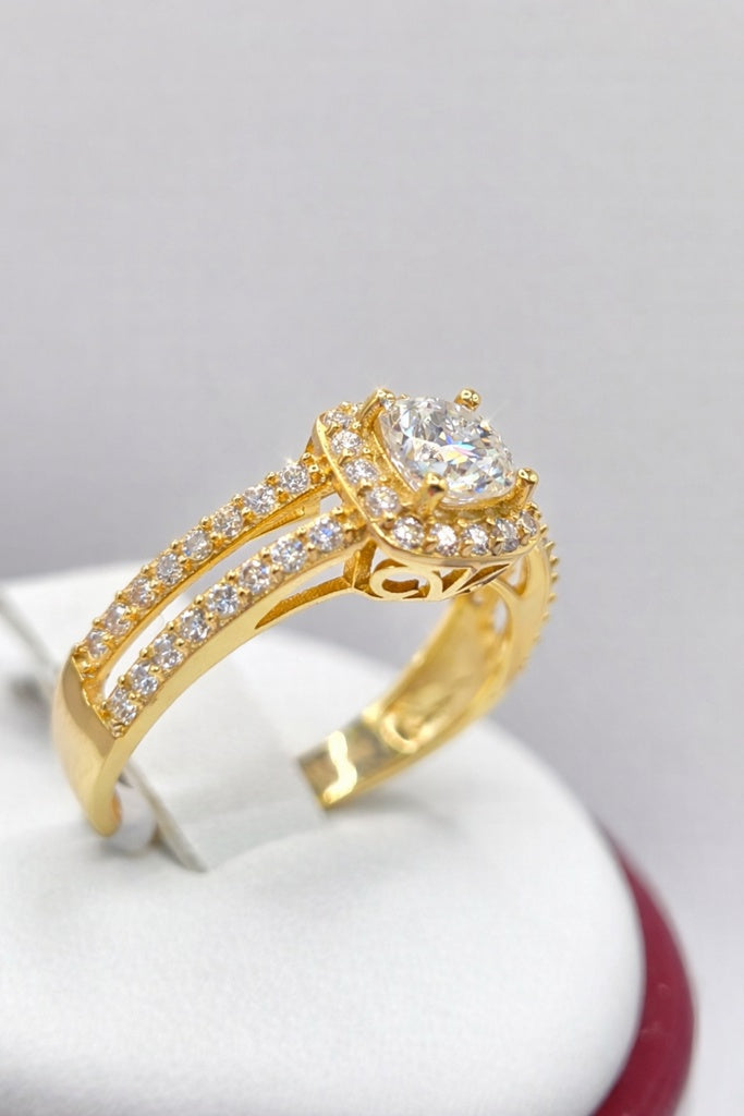 14KT YG SOLITAIRE 1CT MOISSANITE WOMAN'S RING Size 7 Weight 2.65 GRS