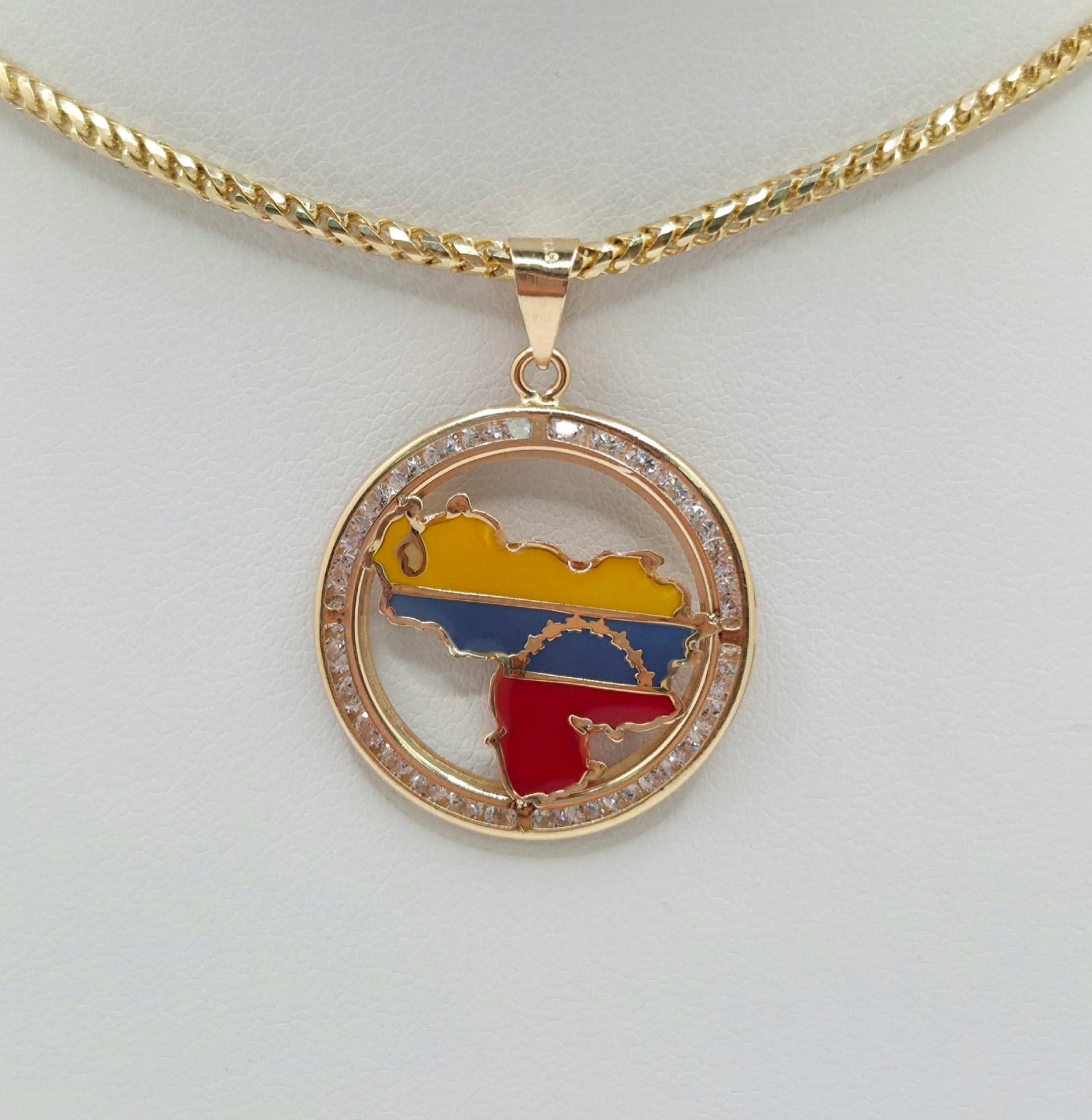 14KT CZ DETAIL VENEZUELA FLAG Weight 2.2GR