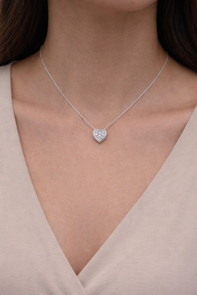 10KT WHITE GOLD SMALL DIAMOND HEART PENDANT  Weigth 1.4GR