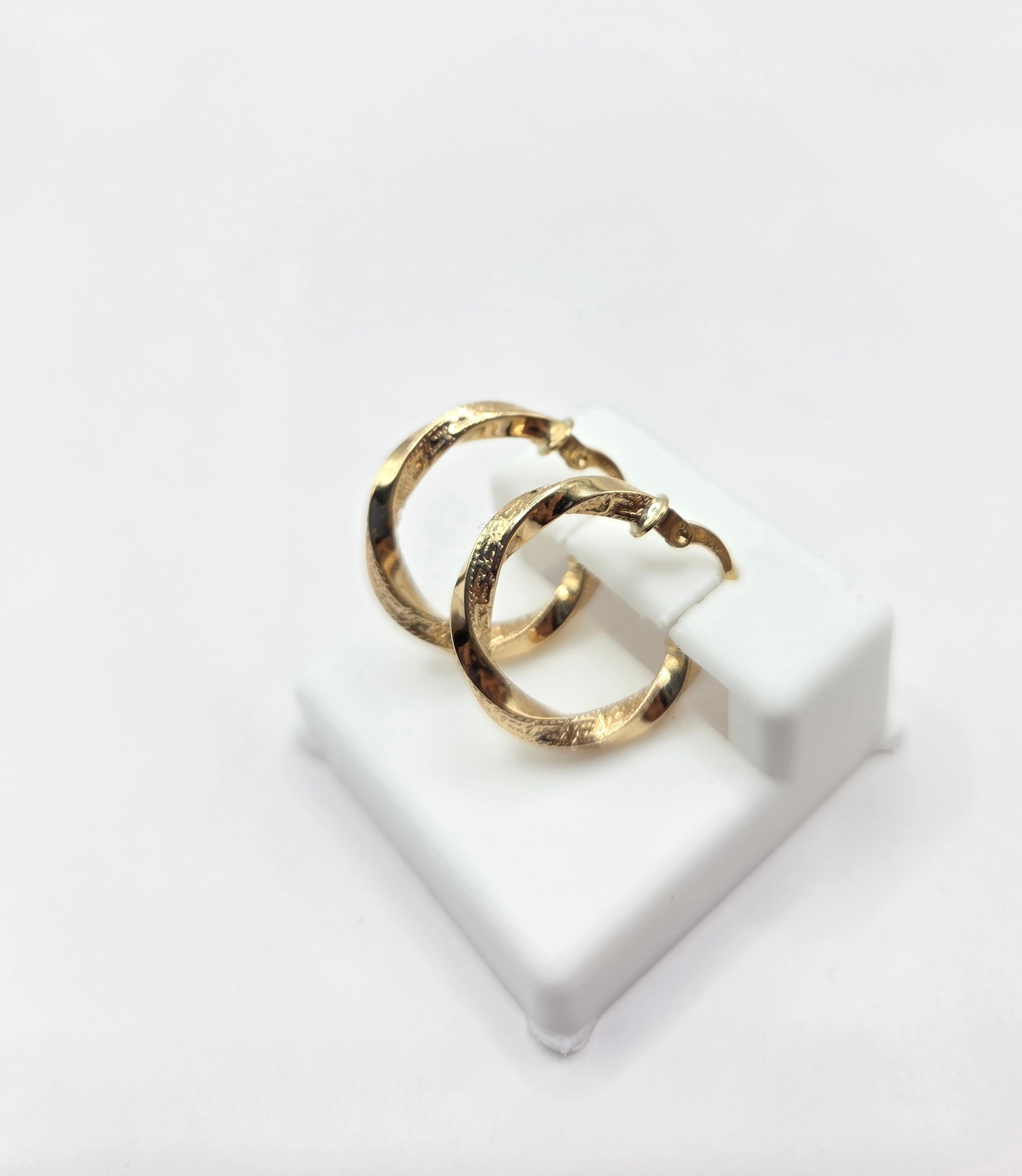 10KT GREEK DETAIL CROOKED HOOPS EARRINGS Size 2 Weight 1.8GR