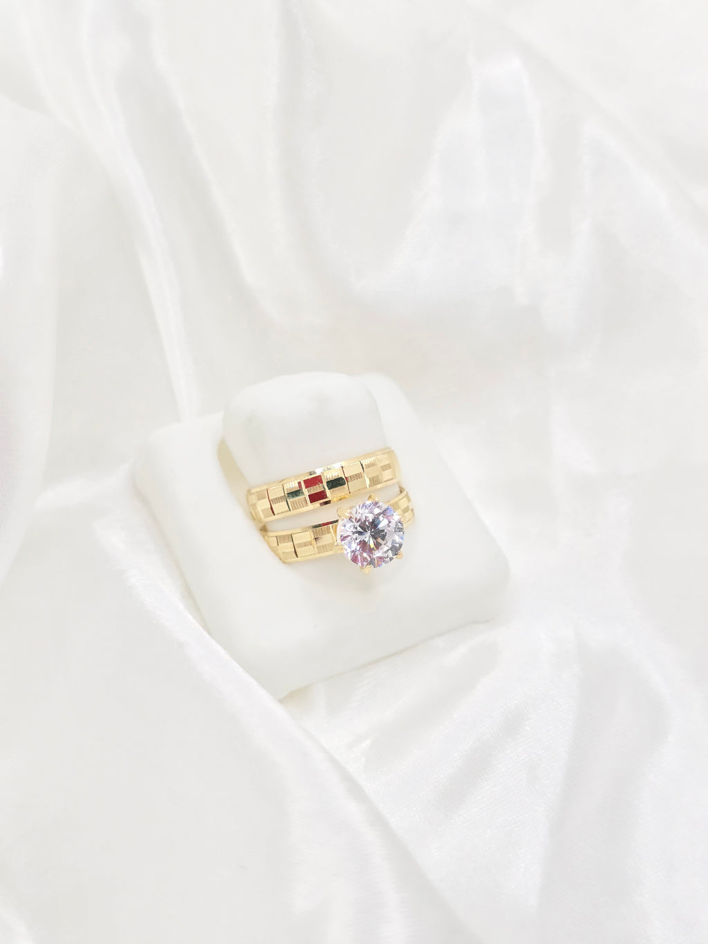 10KT WOMEN'S SQUARE CUT ENGAGEMENT RINGS Size 7 Weight 3.8GR