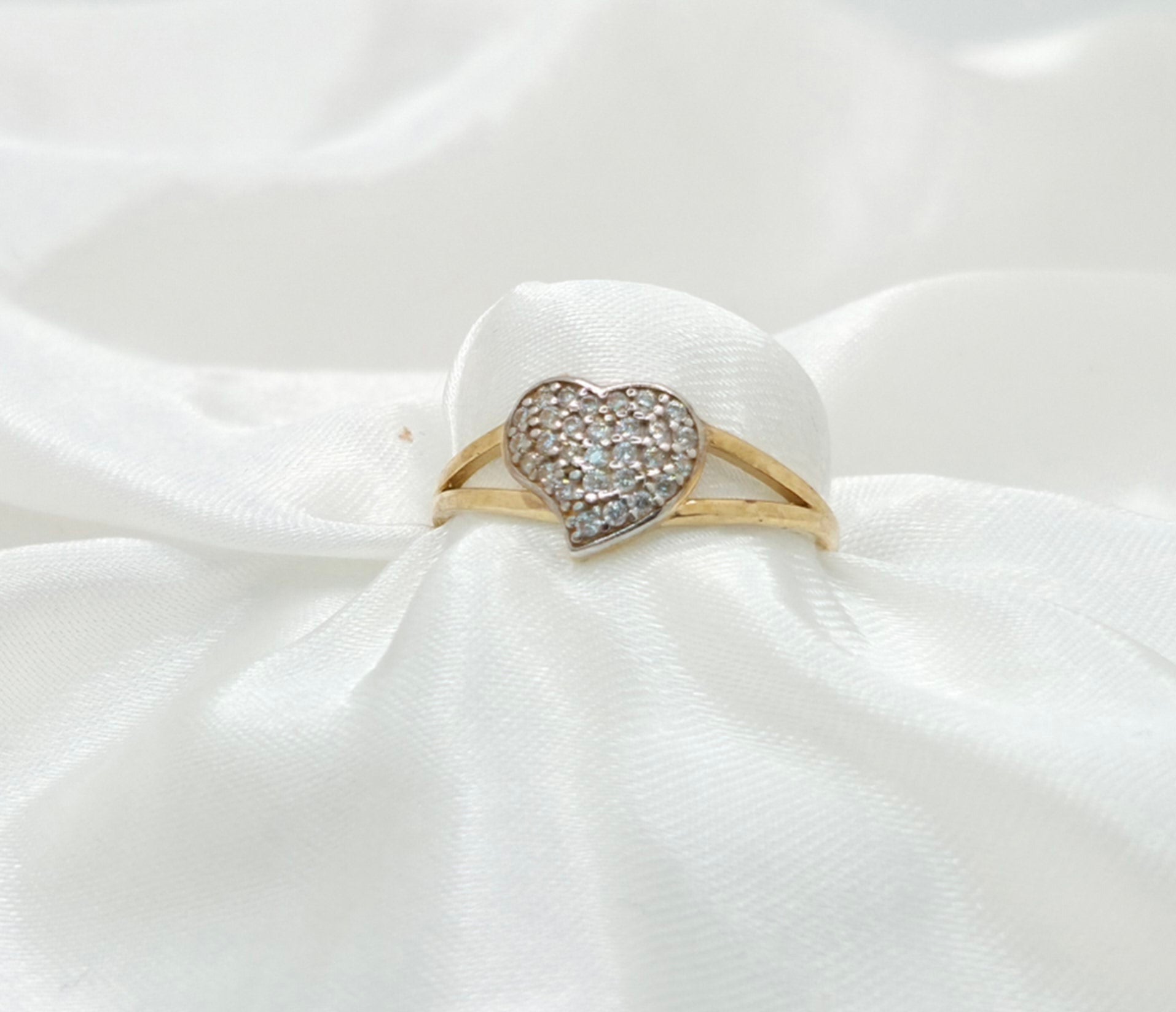 10KT SMALL CZ HEART RING Size 6.5 Weight 1.2GR
