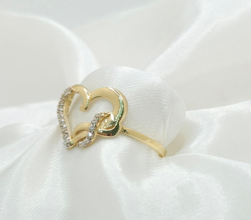 10KT DELICATE CZ SILHOUETTE HEART INFINITY RING  Size 6-7 Weight 1.1GR