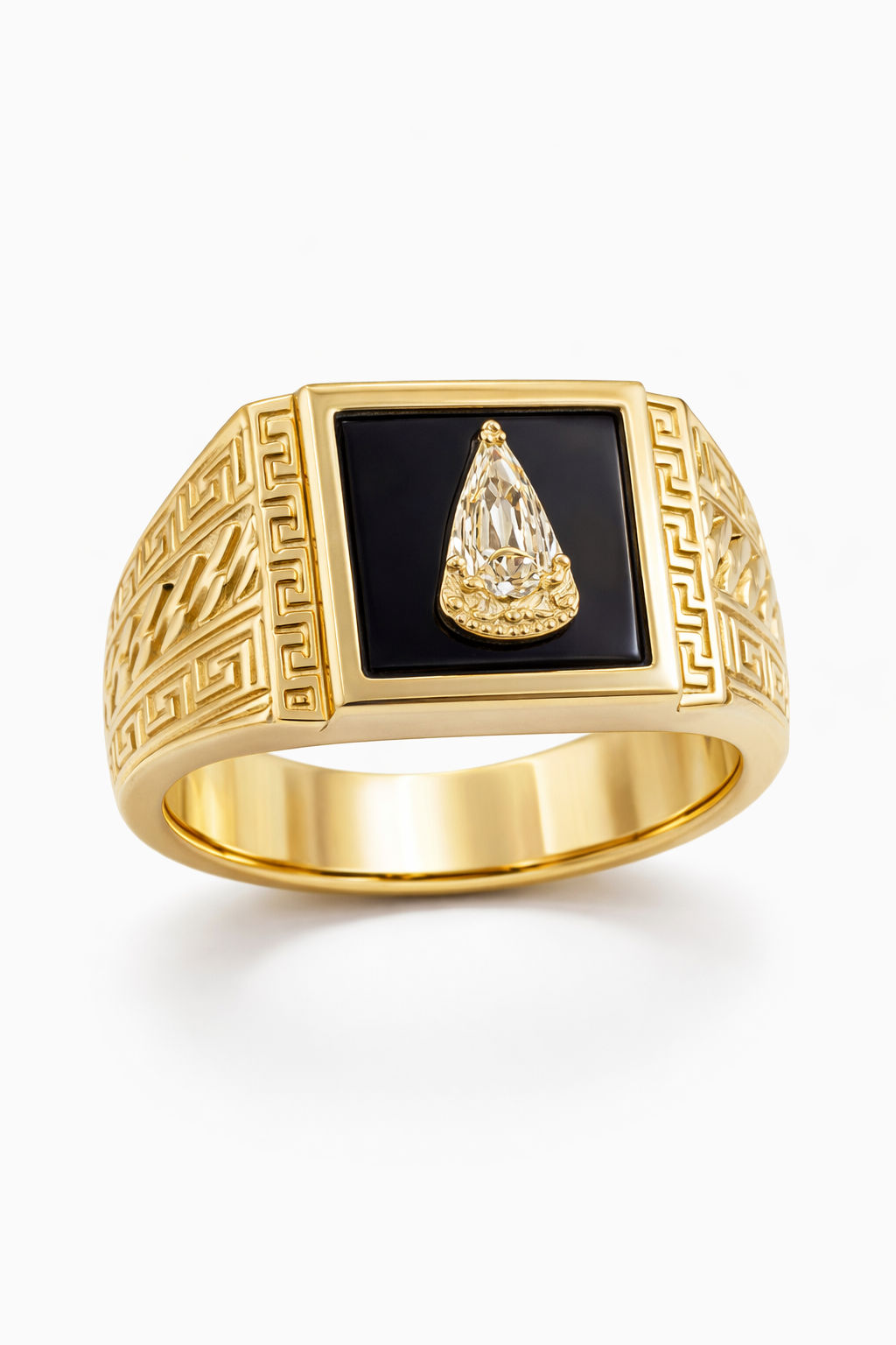 10KT SQUARE GREEK DESIGN ON BAND ONYX CARIDAD RING Size 12 Weigth 4.85GRS