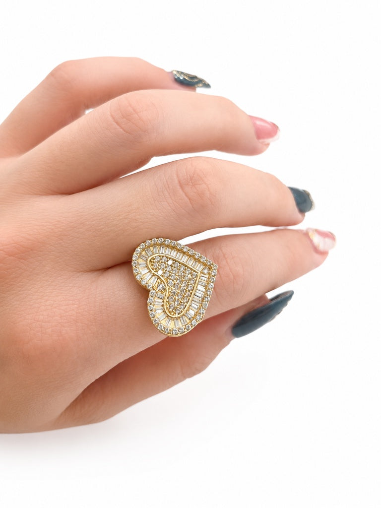 10KT BAGUETTE LARGE HEART RING Size 7 Weight 5.4GR