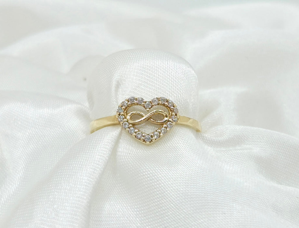 10KT SMALL CZ HEART WITH INFINITY INSIDE RING Size 6 Weight 1GR