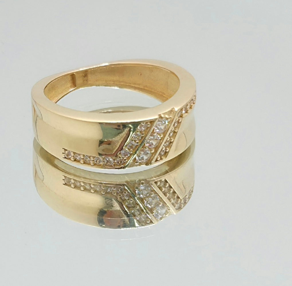 14KT CZ WEDDING BAND MEN'S RING Size 7 Weight 3.8GR