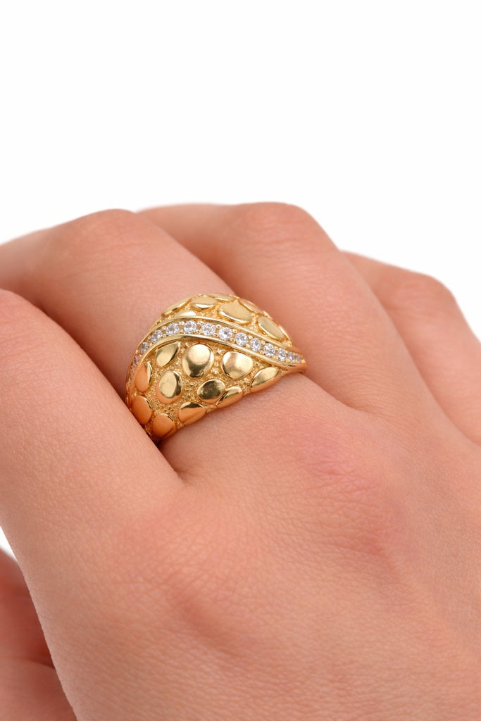 14KT BEAUTIFUL RING WITH DETAILS OF NUGGET SIZE 8 Weight 3.2GR