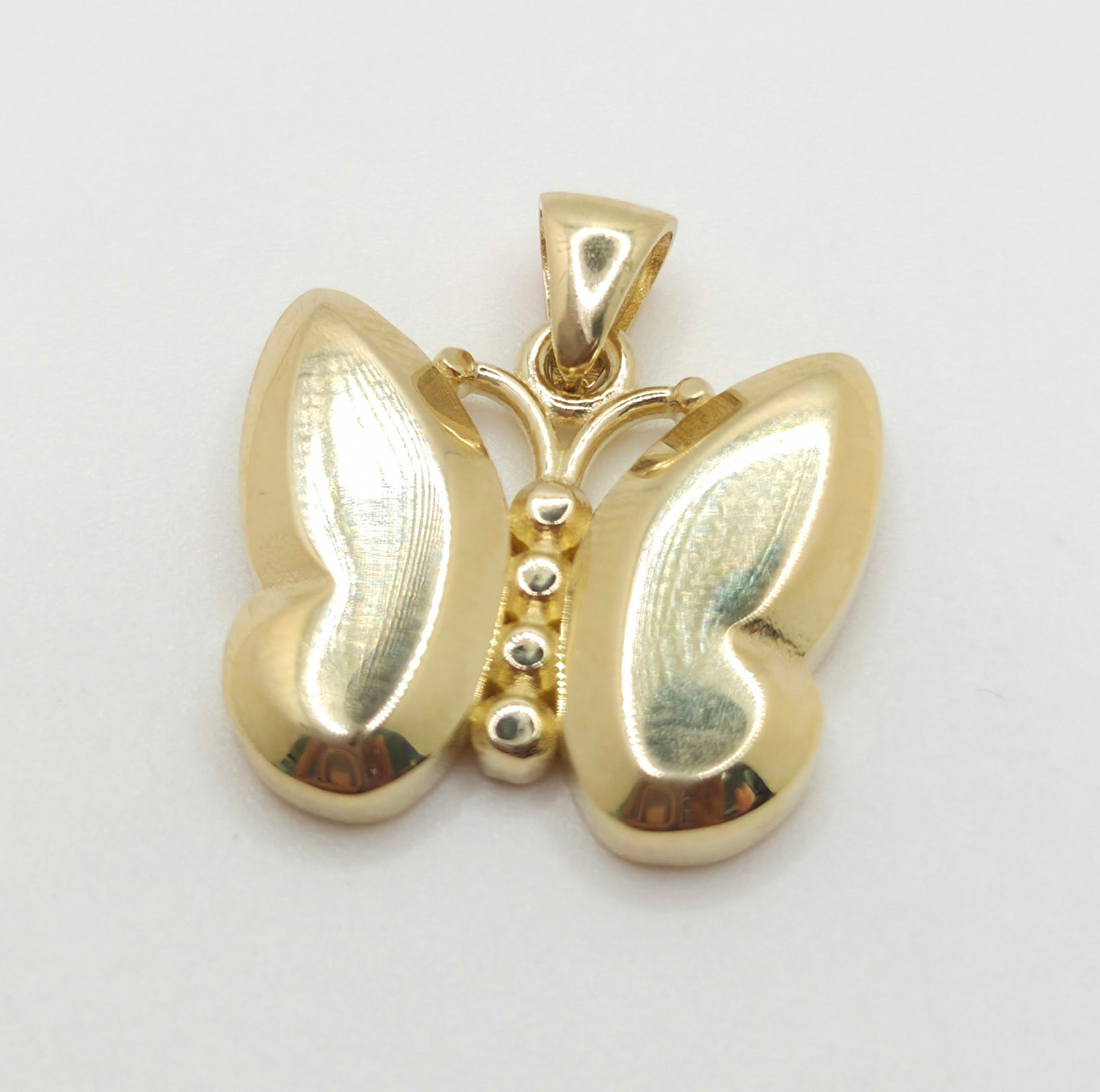 10KT GOLDEN BUTTERFLY PENDANT Weight 2.2GR