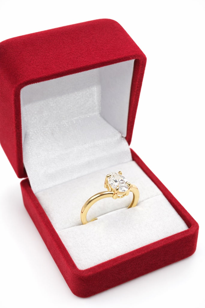 14KT DELICATE OVAL LAB DIAMOND WOMAN'S RING Size 7  /1CT / 1.8GM