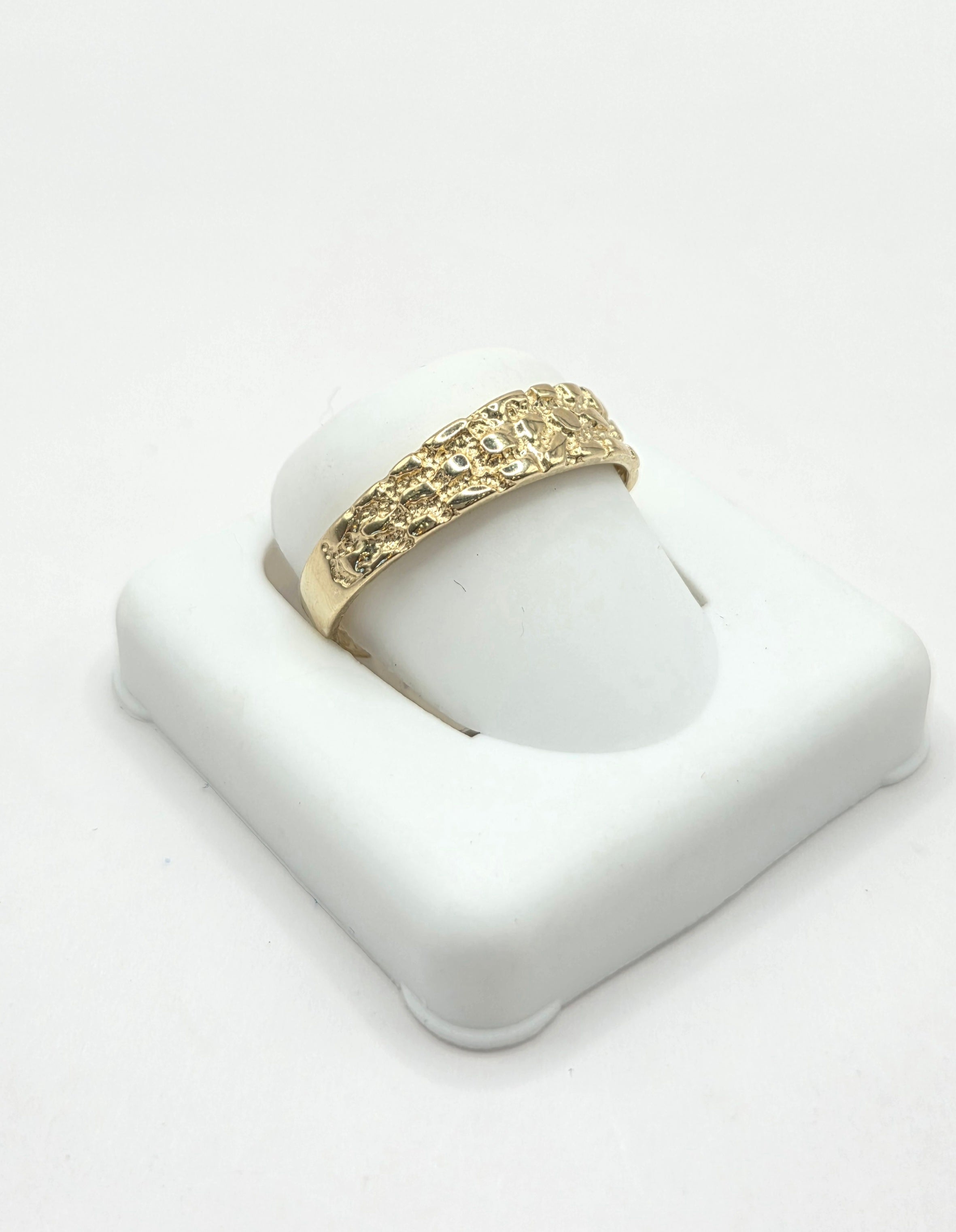 10KT NUGGETS DESIGN ENGAGEMENT MAN'S RING Size 9.5 Weigth 2.2GR
