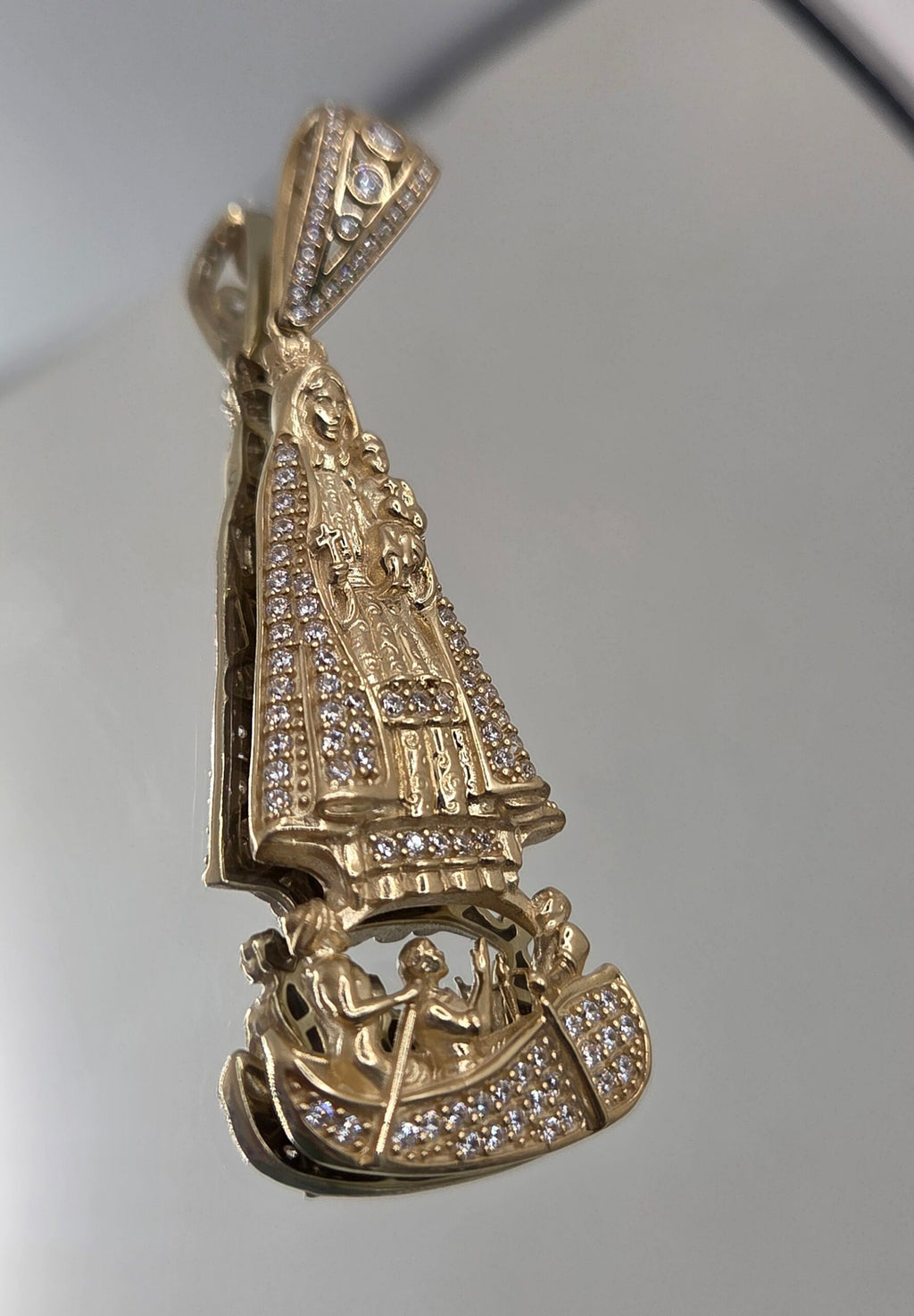 10KT LARGE CZ VIRGEN DE LA CARIDAD PENDANT Weight 9.5GR
