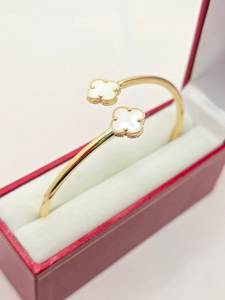 14KT WHITE CLOVER BANGLESize 3MM Weight 6.2GR