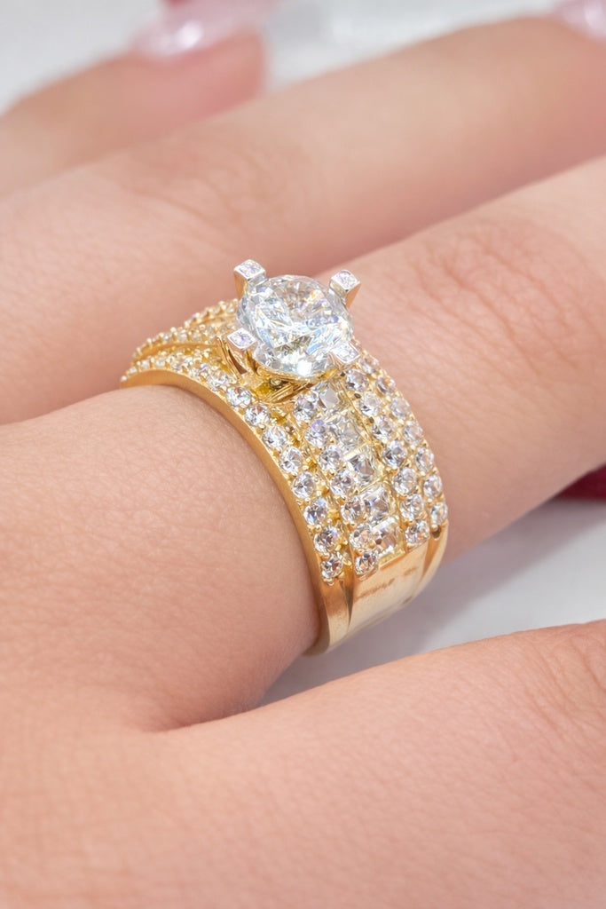 10KT SMALL ROUND ELEGANT PROMISE RING Size 7 & 8 & 9 Weight 4.1GR