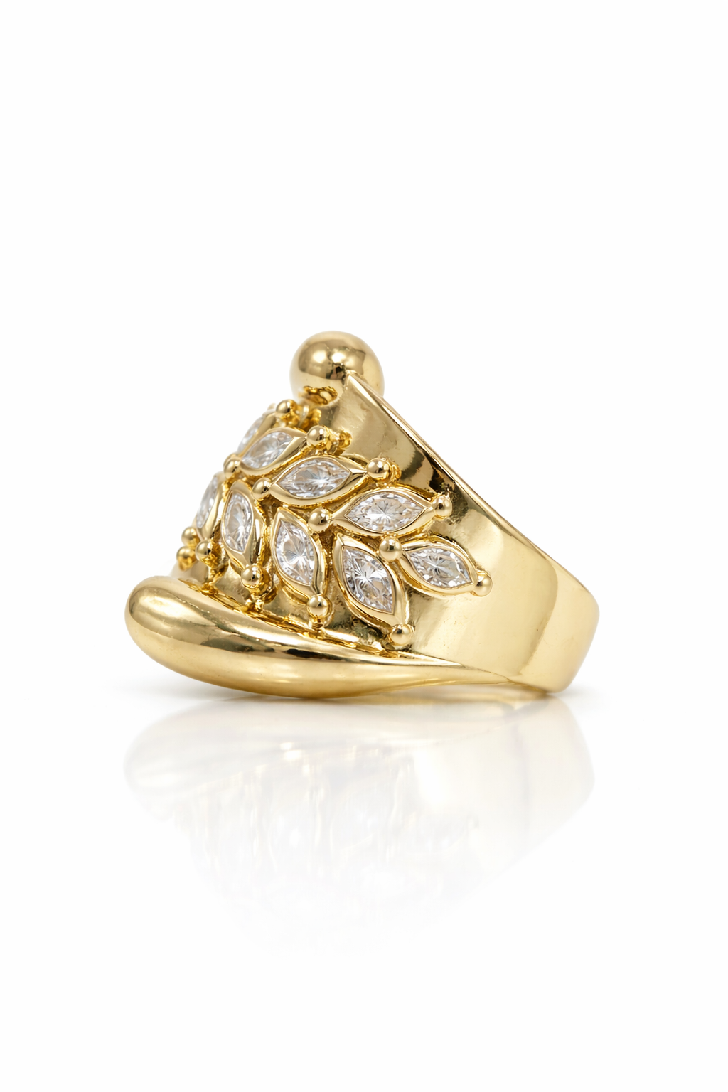 10KT FANCY STONE LEAVES DESIGN CENTER RING Size 8 Weigth 5GR