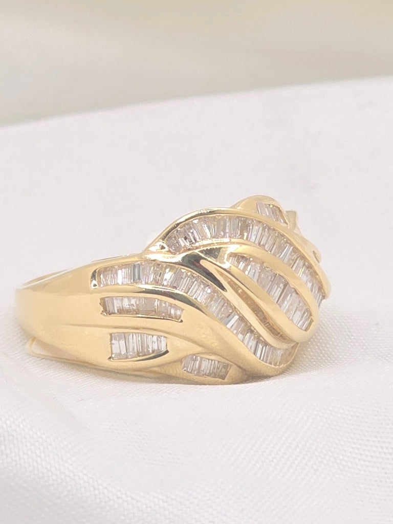 14KT YG 1990S SANT AND PEPPER BAGUETTE DIAMOND SWIRL DOME RING SIZE 7 WEIGTH 6.65GRS