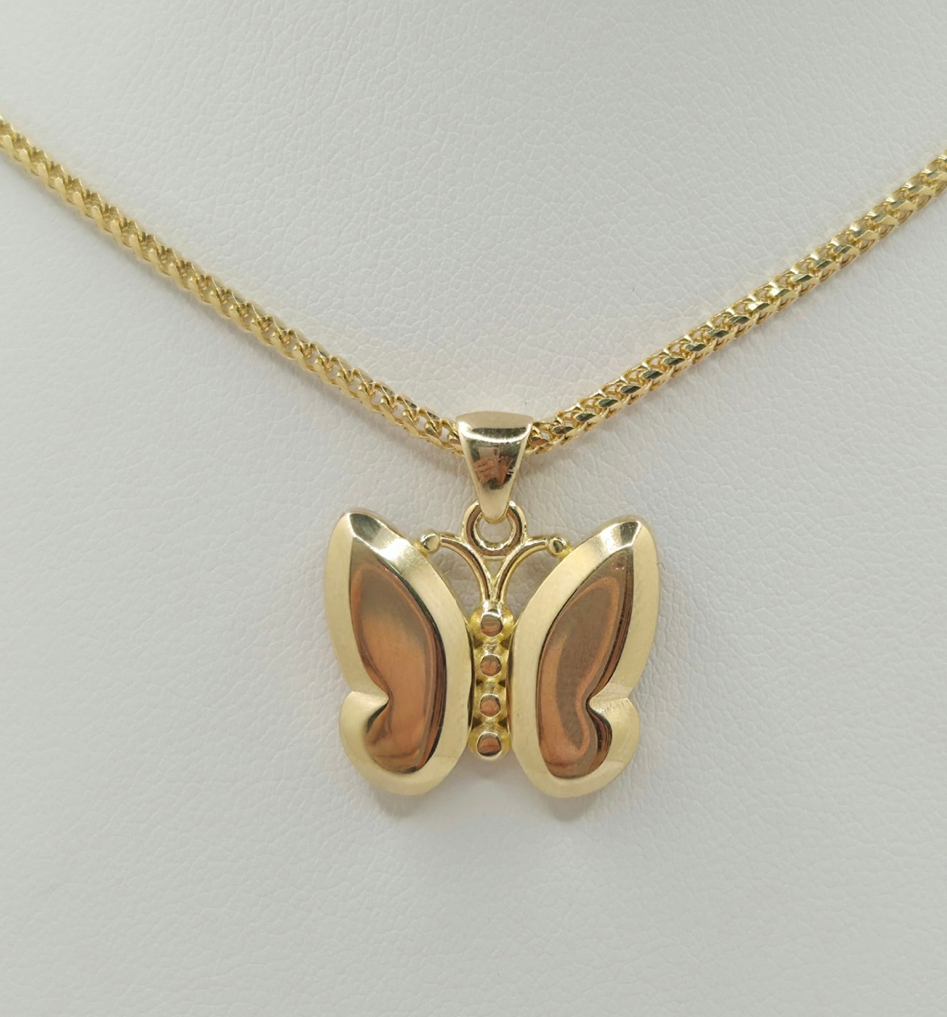 10KT GOLDEN BUTTERFLY PENDANT Weight 2.2GR
