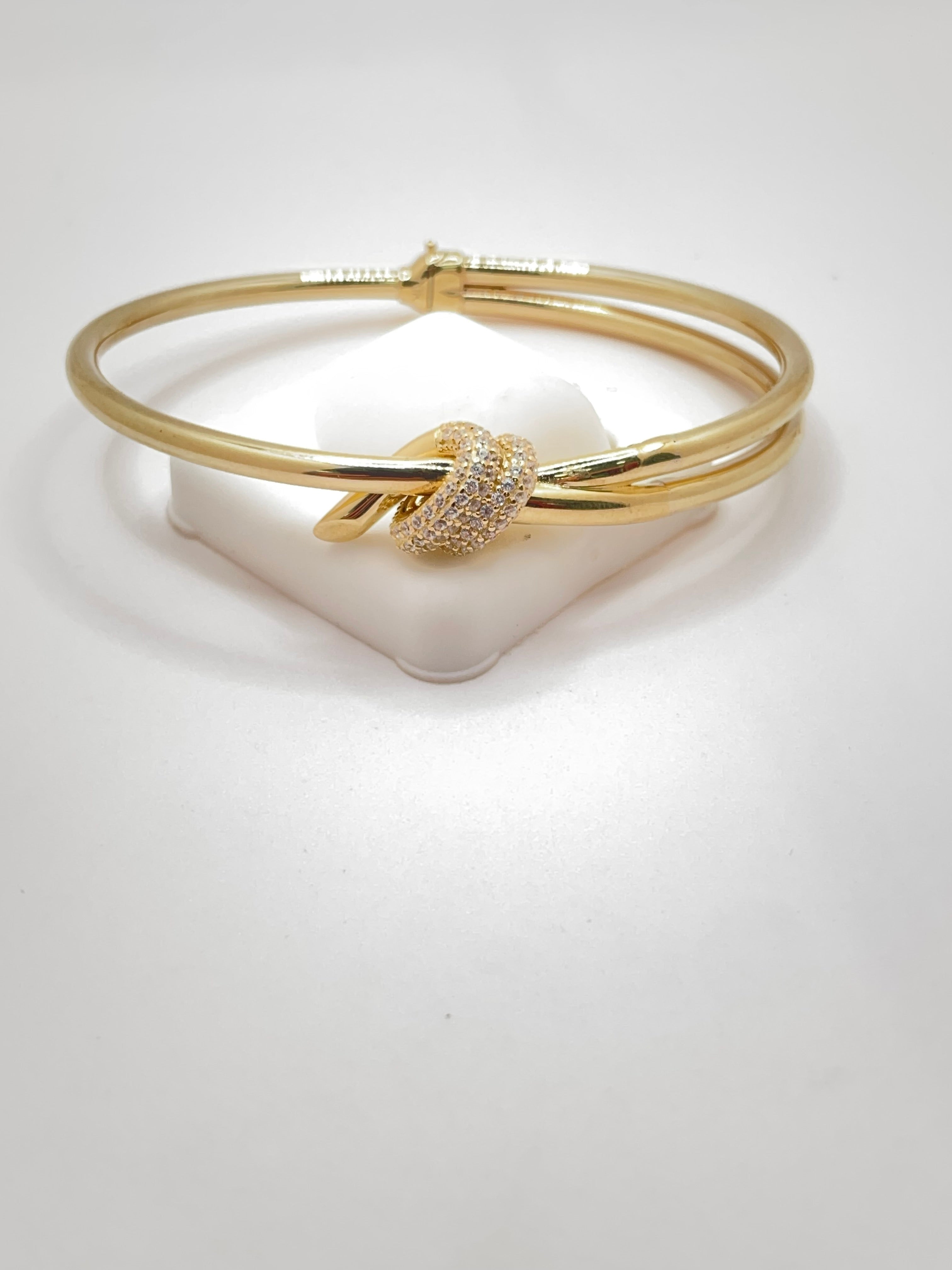 10KT KNOT BANGLE Weight 9.7GR