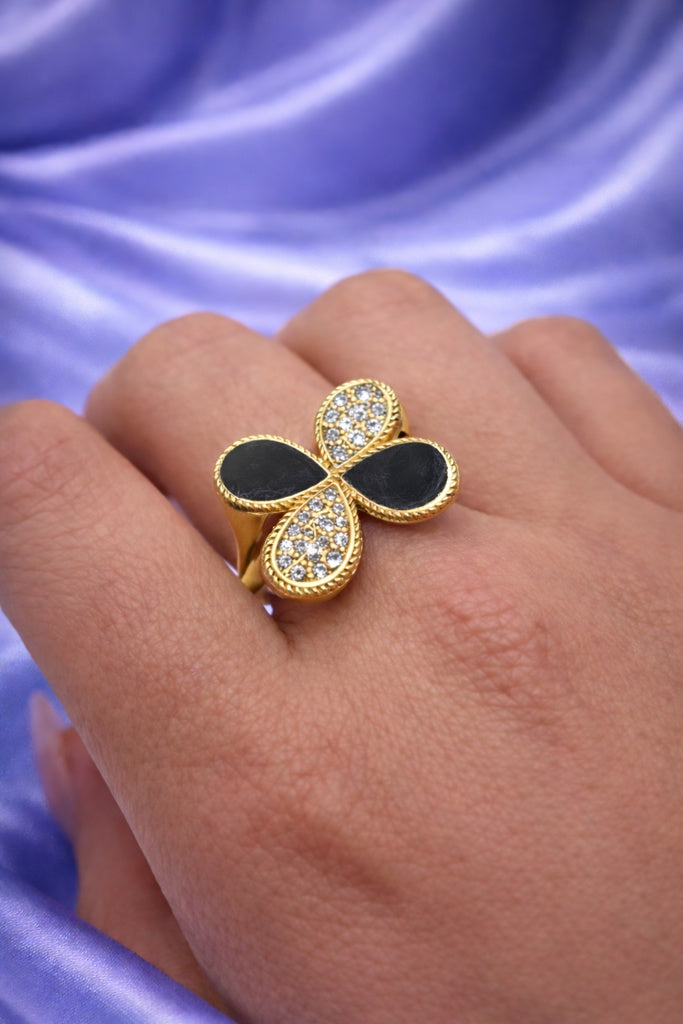 10KT CZ FLOWER MODERN RING Size 9-9.5 Weigth 3.6 GR